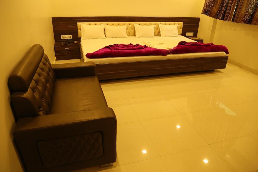 Kingsway Hotel And Restaurant Ajmer Dargah 350 Meter Eksteriør bilde