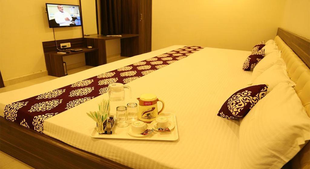 Kingsway Hotel And Restaurant Ajmer Dargah 350 Meter Eksteriør bilde