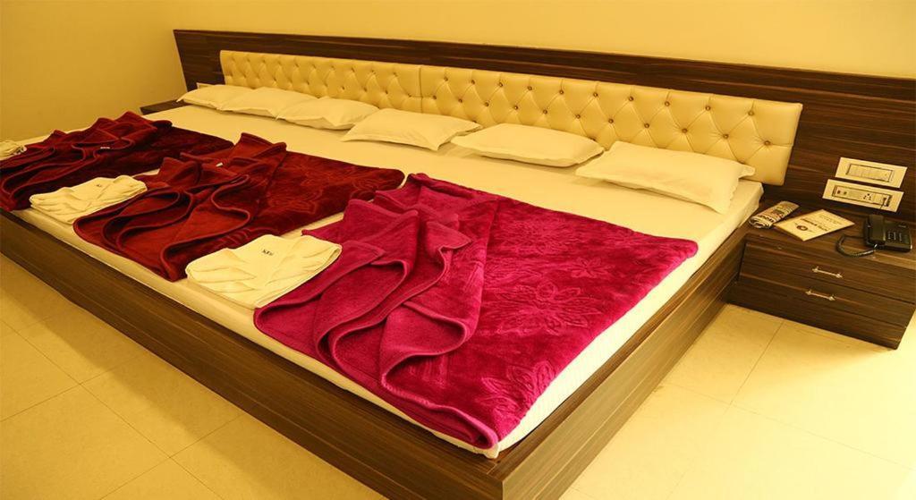 Kingsway Hotel And Restaurant Ajmer Dargah 350 Meter Eksteriør bilde